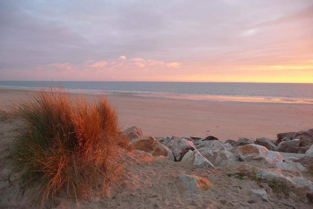 Gites Des Isles - Le Jersey Barneville-Carteret Exterior photo